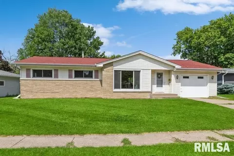 1822 38th St, Moline, IL 61265