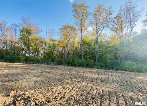 266 Mason Dr, Riverdale, IA 52722