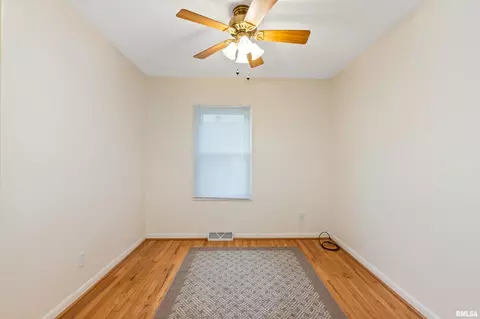3024 44th St, Moline, IL 61265 photo 14