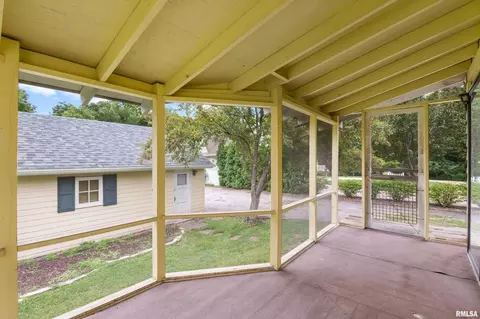 3024 44th St, Moline, IL 61265 photo 16
