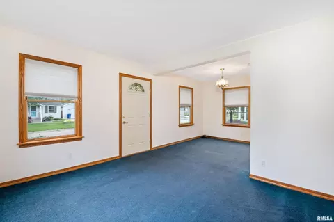 3010 44th St, Moline, IL 61265 photo 5