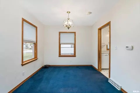 3010 44th St, Moline, IL 61265 photo 6