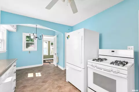 422 27th Ave, Moline, IL 61265 photo 9