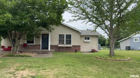 104 Circle Dr, Herrin, IL 62948 photo 3