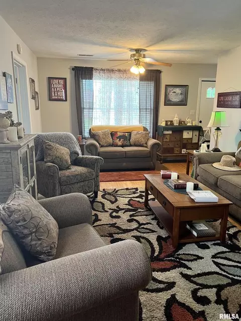 104 Circle Dr, Herrin, IL 62948 photo 10