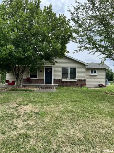 104 Circle Dr, Herrin, IL 62948 photo 2