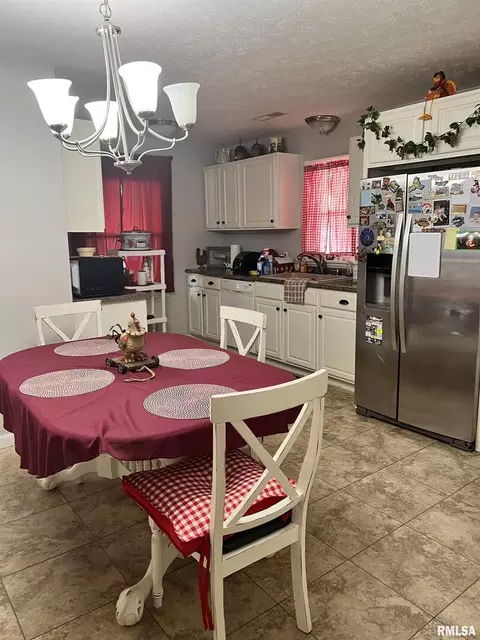 104 Circle Dr, Herrin, IL 62948 photo 8