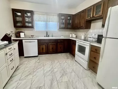 3717 35th St #1, Moline, IL 61265 photo 3