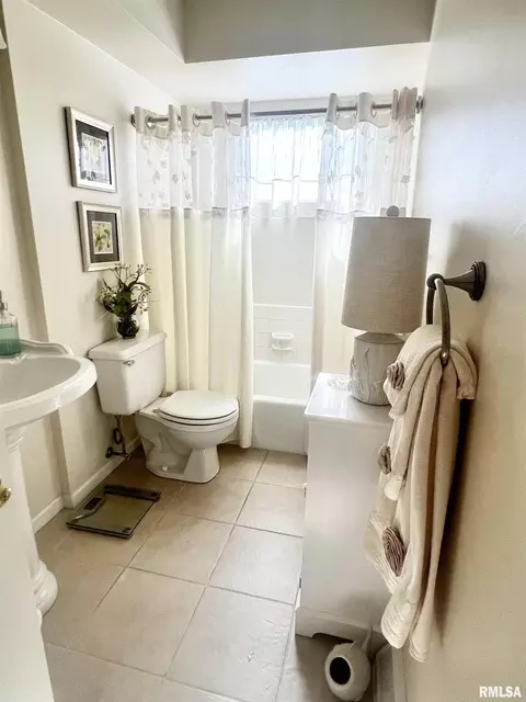 3717 35th St #1, Moline, IL 61265 photo 26