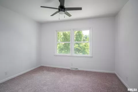 305 14th St, Silvis, IL 61282 photo 7