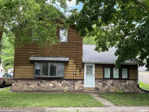 516 N Williams St, Reynolds, IL 61279
