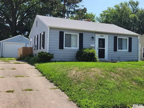1134 39th St, Moline, IL 61265