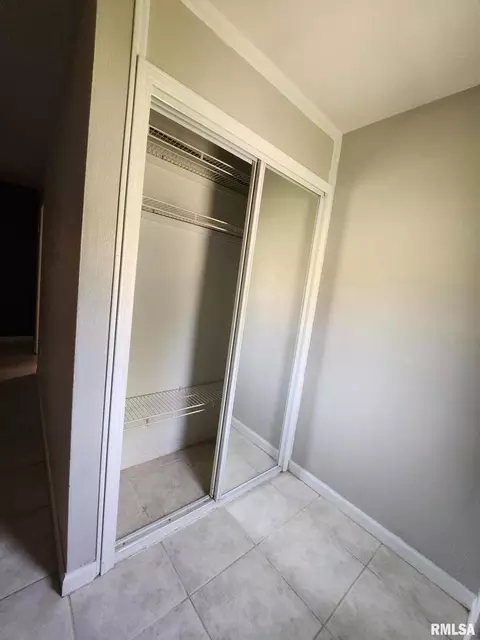 1134 39th St, Moline, IL 61265 photo 5
