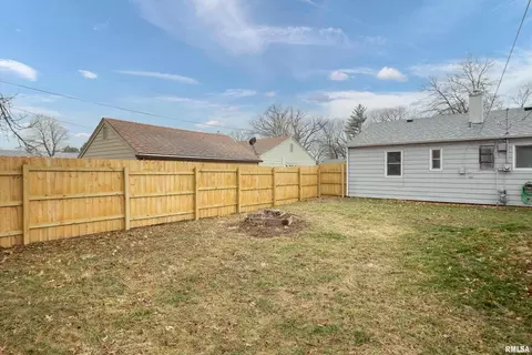 1134 39th St, Moline, IL 61265 photo 7
