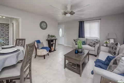 1134 39th St, Moline, IL 61265 photo 9