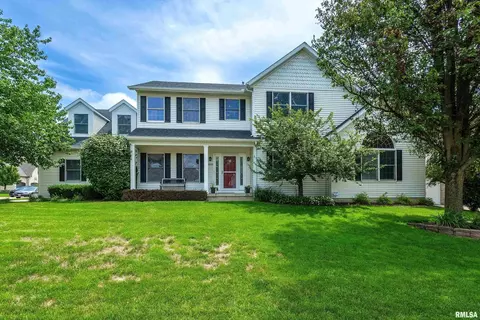 5835 Jenny Ln, Bettendorf, IA 52722