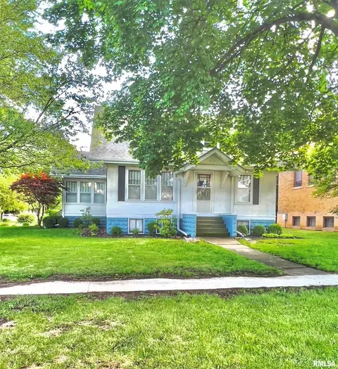 302 Lafayette St, Prophetstown, IL 61277