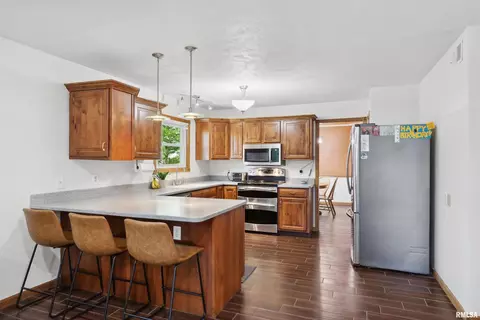 216 Dammann Dr, Eldridge, IA 52748 photo 7