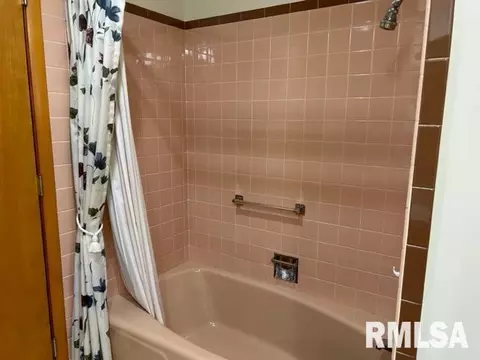 518 Christopher St, Morrison, IL 61270 photo 32