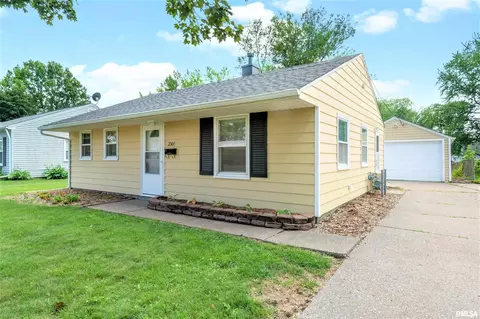 2304 N Michigan Ave, Davenport, IA 52804