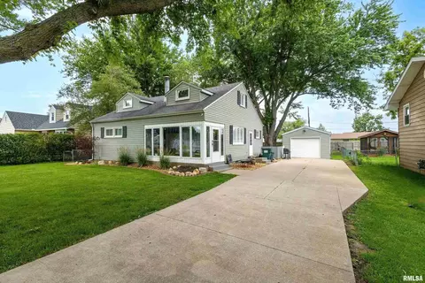 4711 51st Ave, Moline, IL 61265