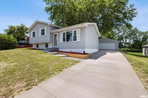 8114 W 10th St, Rock Island, IL 61201