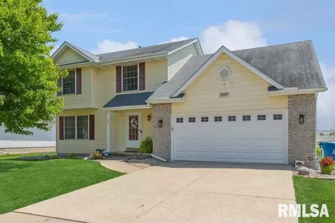 707 E 13th Avenue Ct, Coal Valley, IL 61240