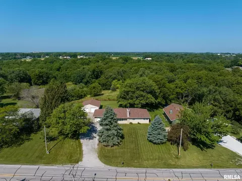 708 S Mississippi St, Blue Grass, IA 52726