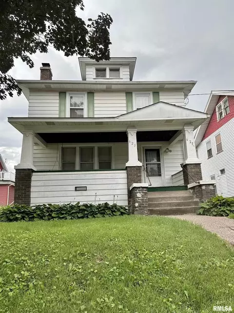 625 E Lombard St, Davenport, IA 52803