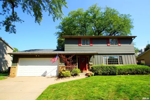 2236 E 32nd St, Davenport, IA 52807