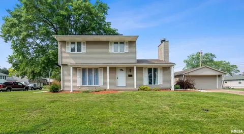 2736 W Lombard St, Davenport, IA 52804