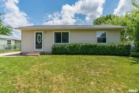 4211 N Elsie Ave, Davenport, IA 52806