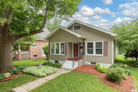 2706 Arlington Ave, Davenport, IA 52803