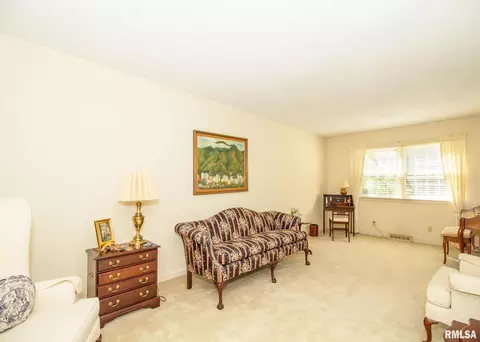 3442 54th St, Moline, IL 61265 photo 4