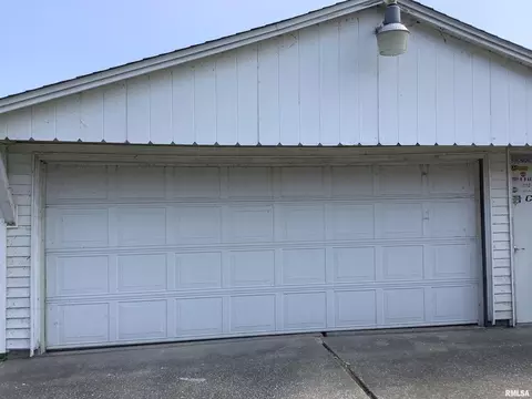 2112 4th Ave, Moline, IL 61265 photo 9