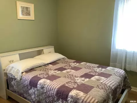 2112 4th Ave, Moline, IL 61265 photo 2