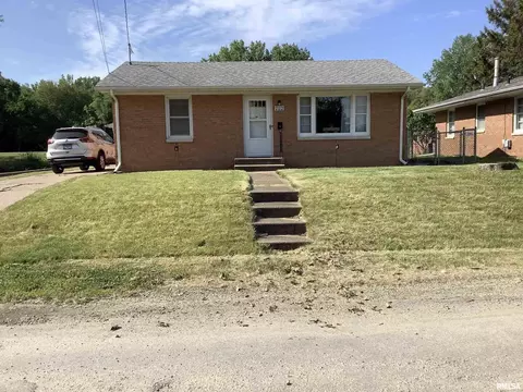 2112 4th Ave, Moline, IL 61265