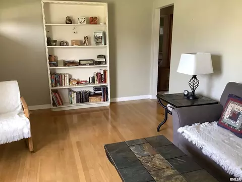 2112 4th Ave, Moline, IL 61265 photo 5