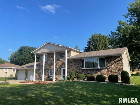 457 Circle Dr, Kewanee, IL 61443