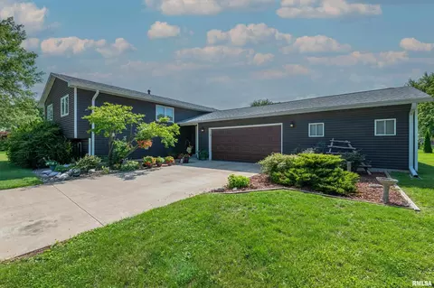 3904 179th Street Ct N, East Moline, IL 61244