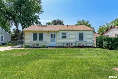 2611 W 71st St, Davenport, IA 52806