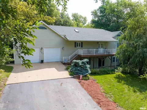407 5th Ave S, Albany, IL 61230