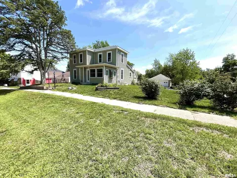 465 Mill St, Toronto, IA 52777