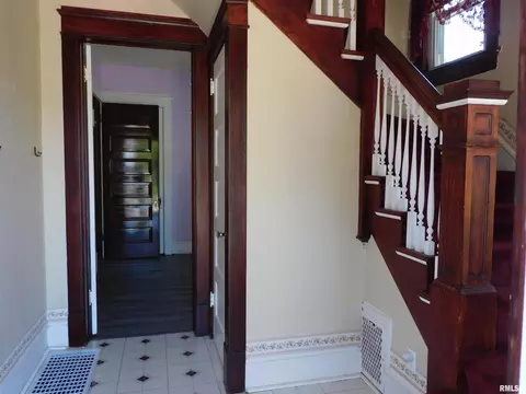 813 15th St, Moline, IL 61265 photo 17