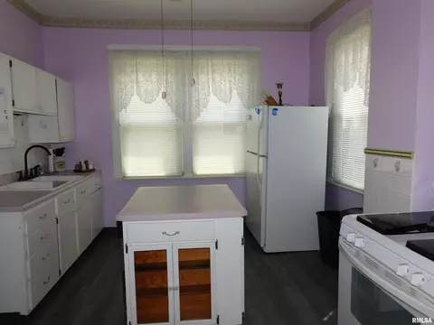 813 15th St, Moline, IL 61265 photo 6