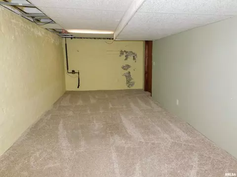 813 15th St, Moline, IL 61265 photo 9