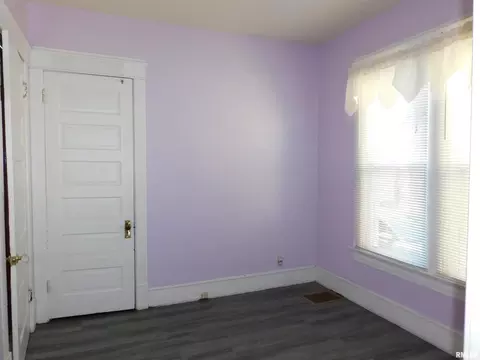 813 15th St, Moline, IL 61265 photo 3