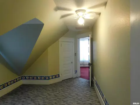 813 15th St, Moline, IL 61265 photo 16