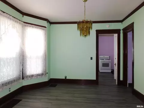 813 15th St, Moline, IL 61265 photo 2