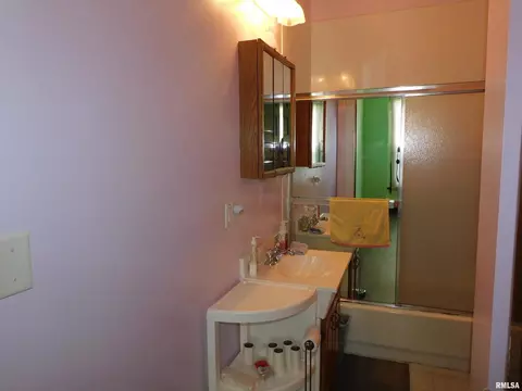 813 15th St, Moline, IL 61265 photo 5